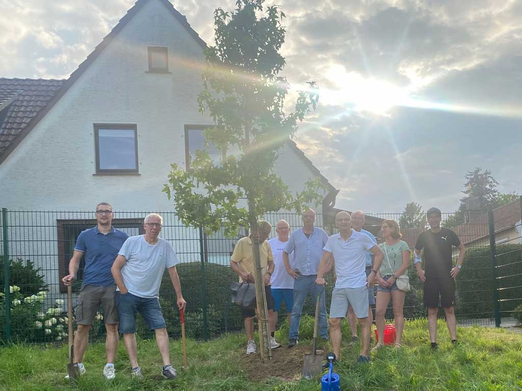 Baumpflanz-Challenge: TuS Borgloh und Tennis Borgloh setzen Zeichen für die Natur