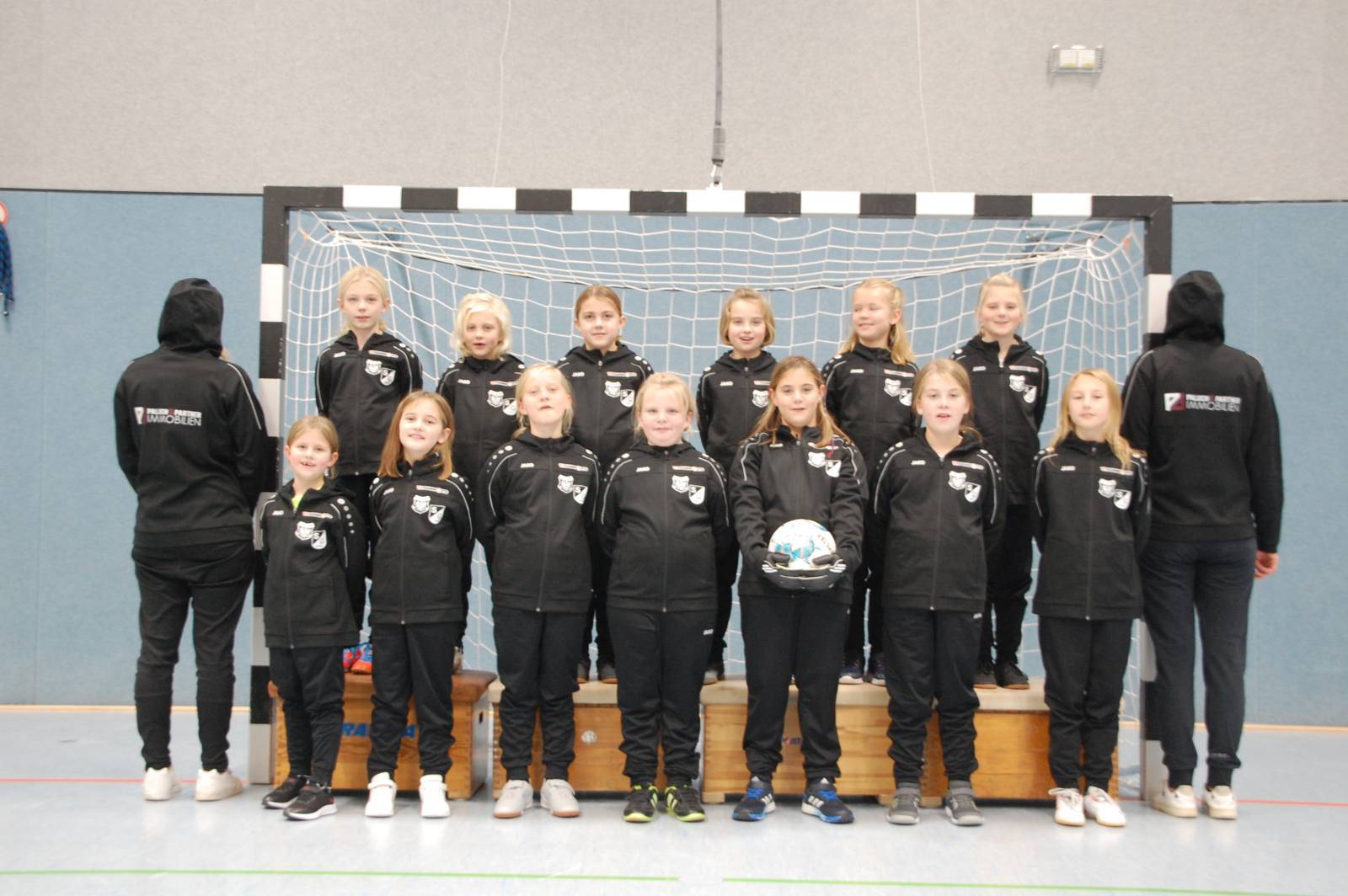 Doppelte Freude bei den E-Juniorinnen der JSG Borgloh / Hankenberge