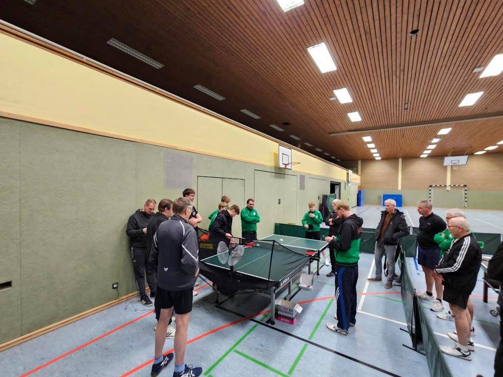 1024x768 tus tischtennis ballmaschine 02